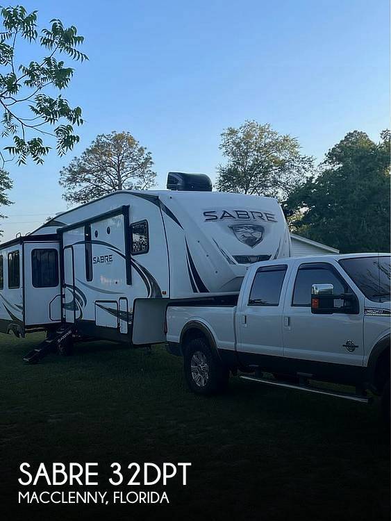 2019 Forest River Sabre 32DPT RV