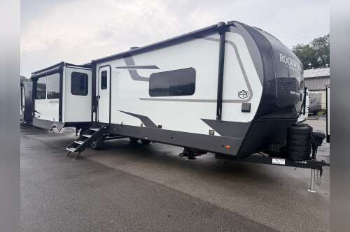 2027 Forest River Rockwood Signature 8392RL in mill hall PA