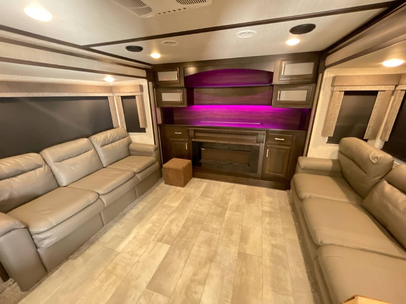 A photo of this 2019 Grand Design MOMENTUM 376TH