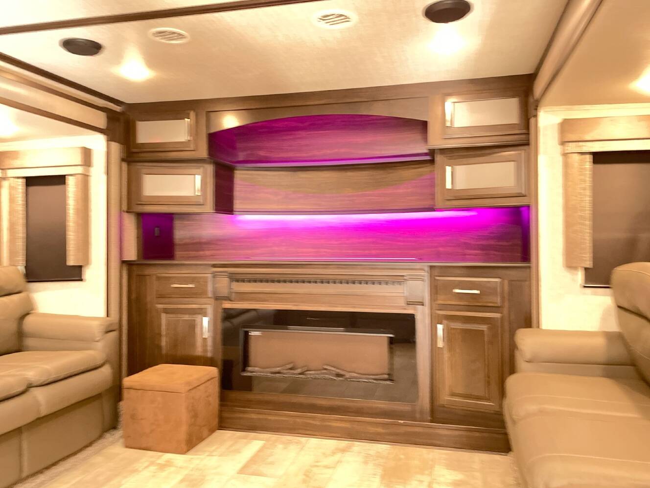A photo of this 2019 Grand Design MOMENTUM 376TH