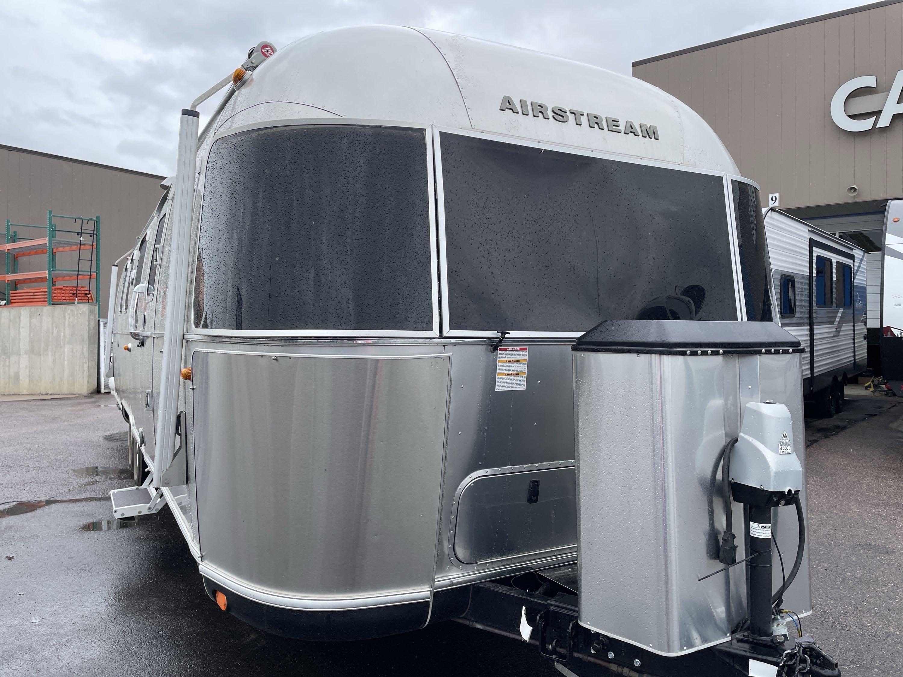 2018 Airstream CLASSIC 33FB QUEEN in fountain CO