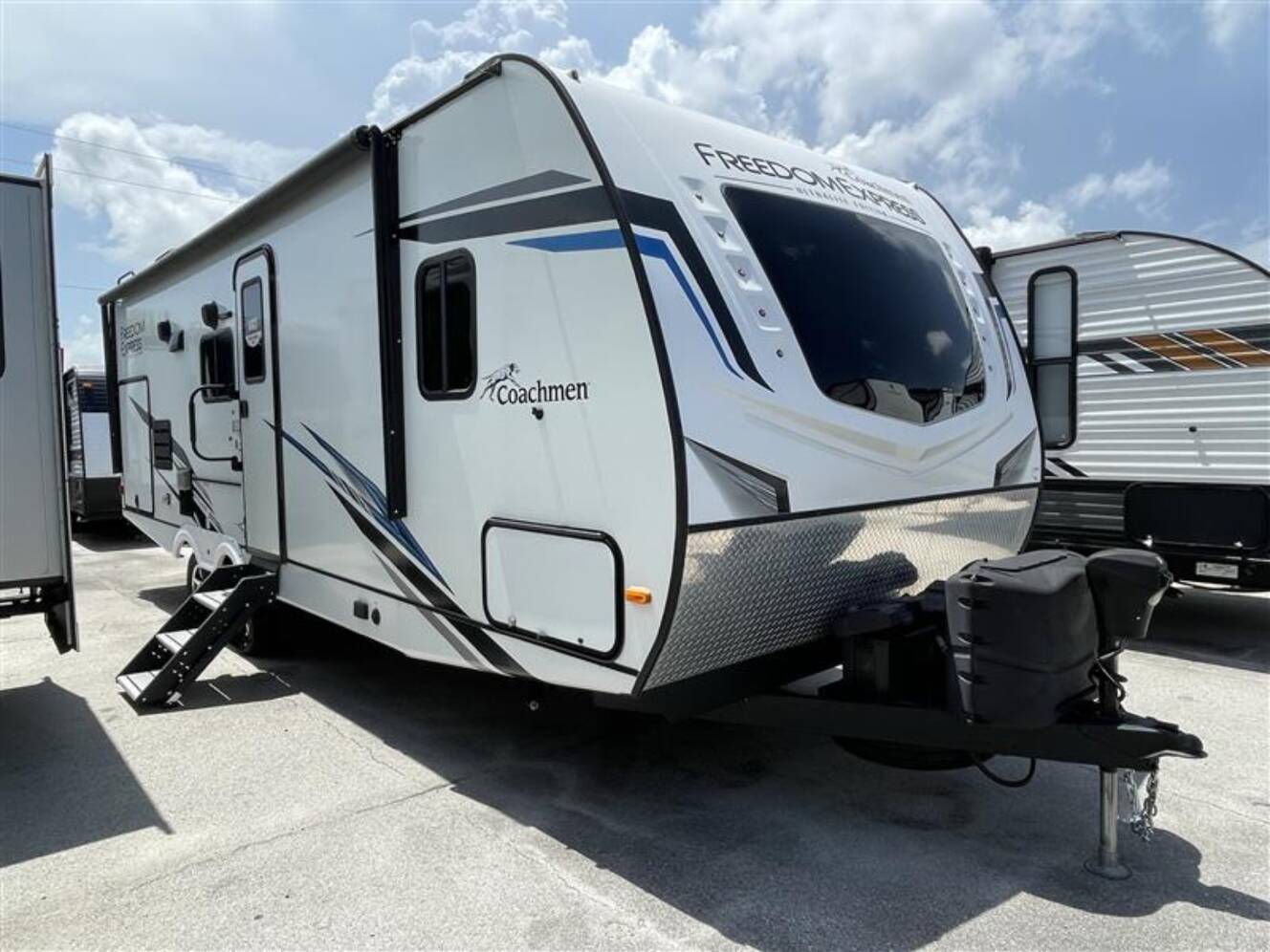 A photo of this 2022 Coachmen FREEDOM EXPRESS ULTRA LITE 252RBS