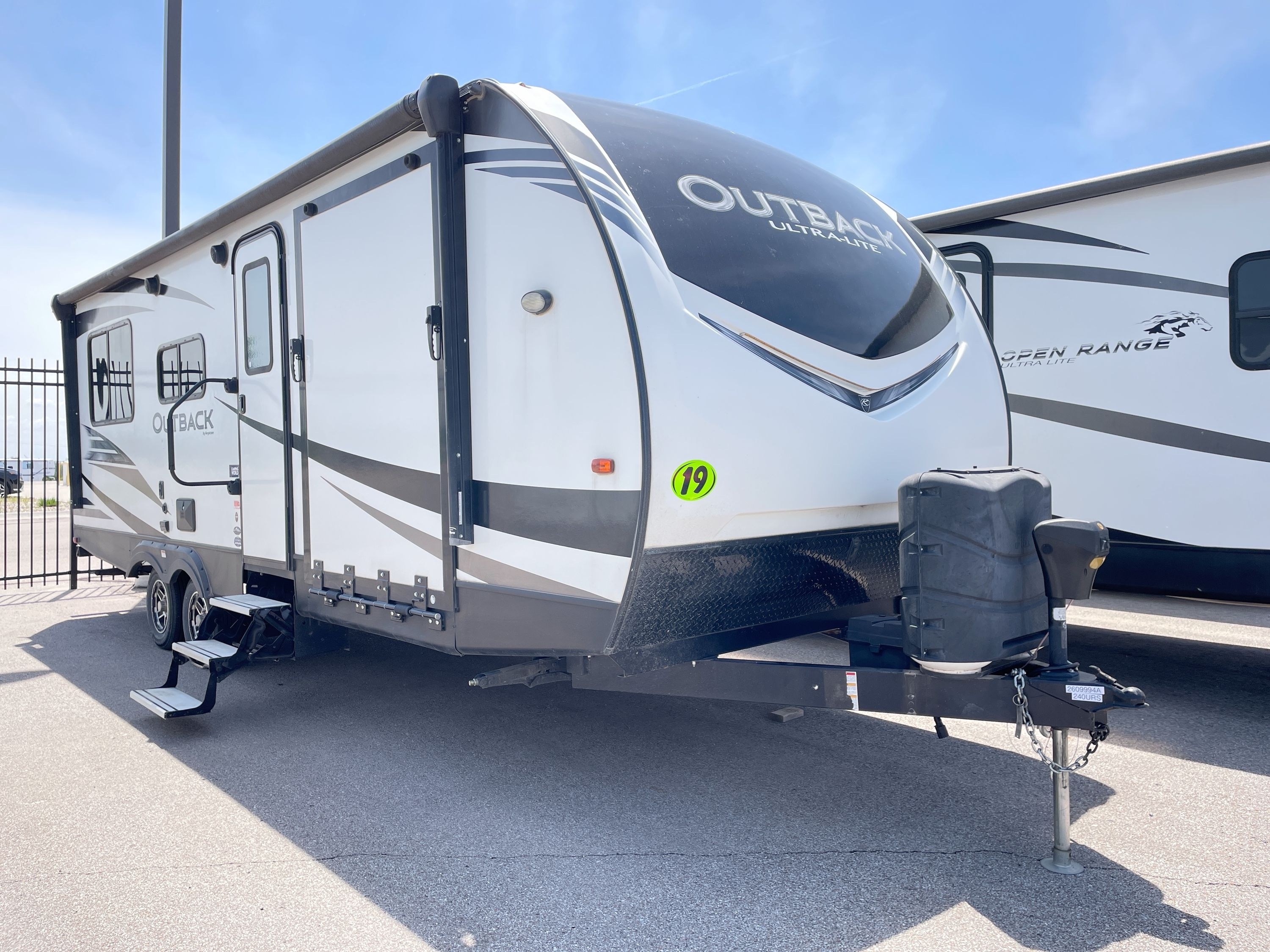 2019 Keystone OUTBACK ULTRA-LITE 240URS Travel Trailer Toy Hauler RV