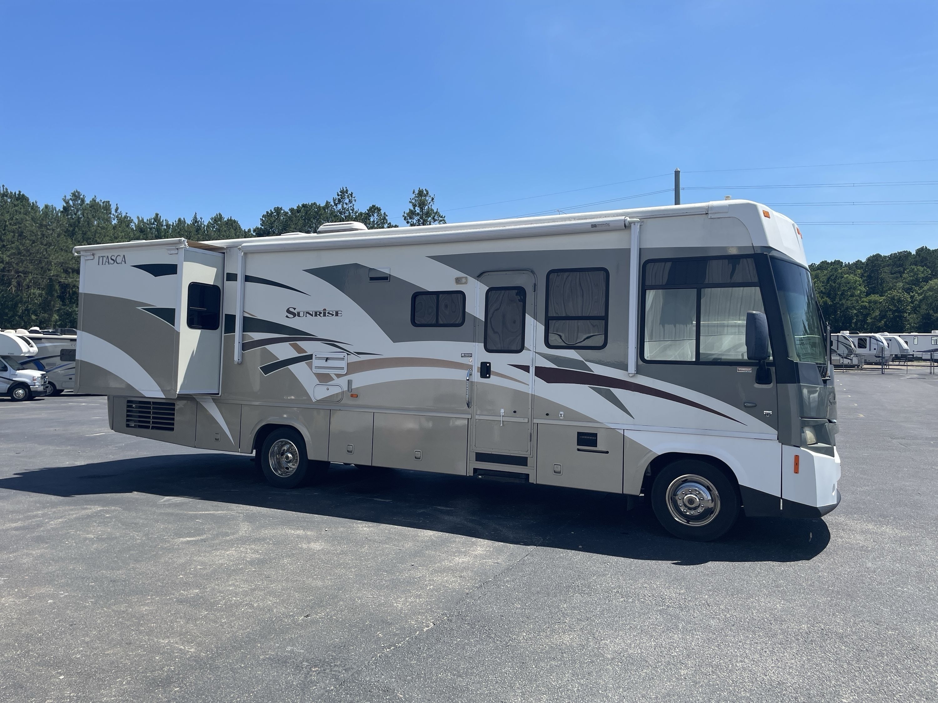 2007 Itasca SUNCRUISER 33V in midway FL