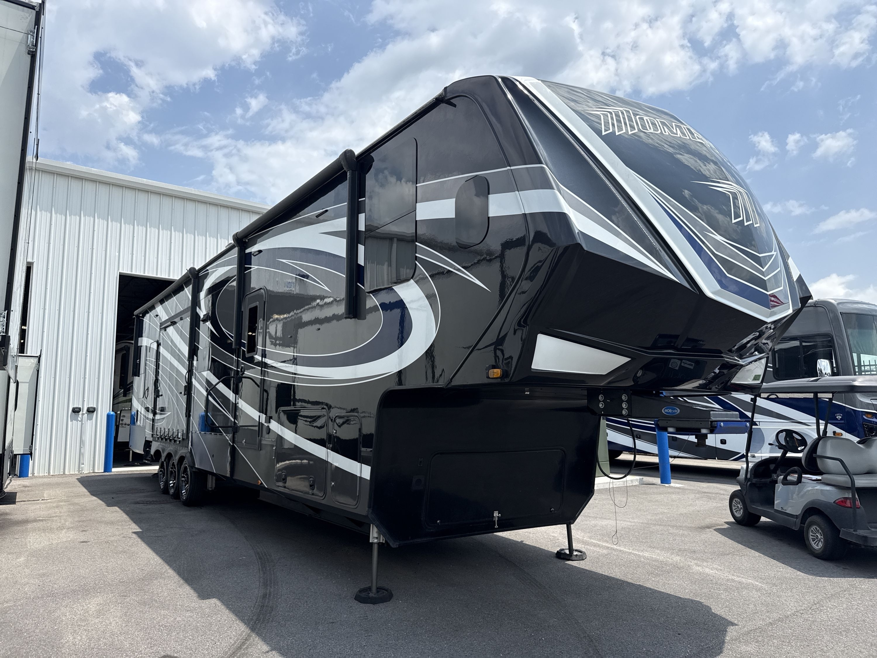 2021 Grand Design MOMENTUM 399THR in kodak TN