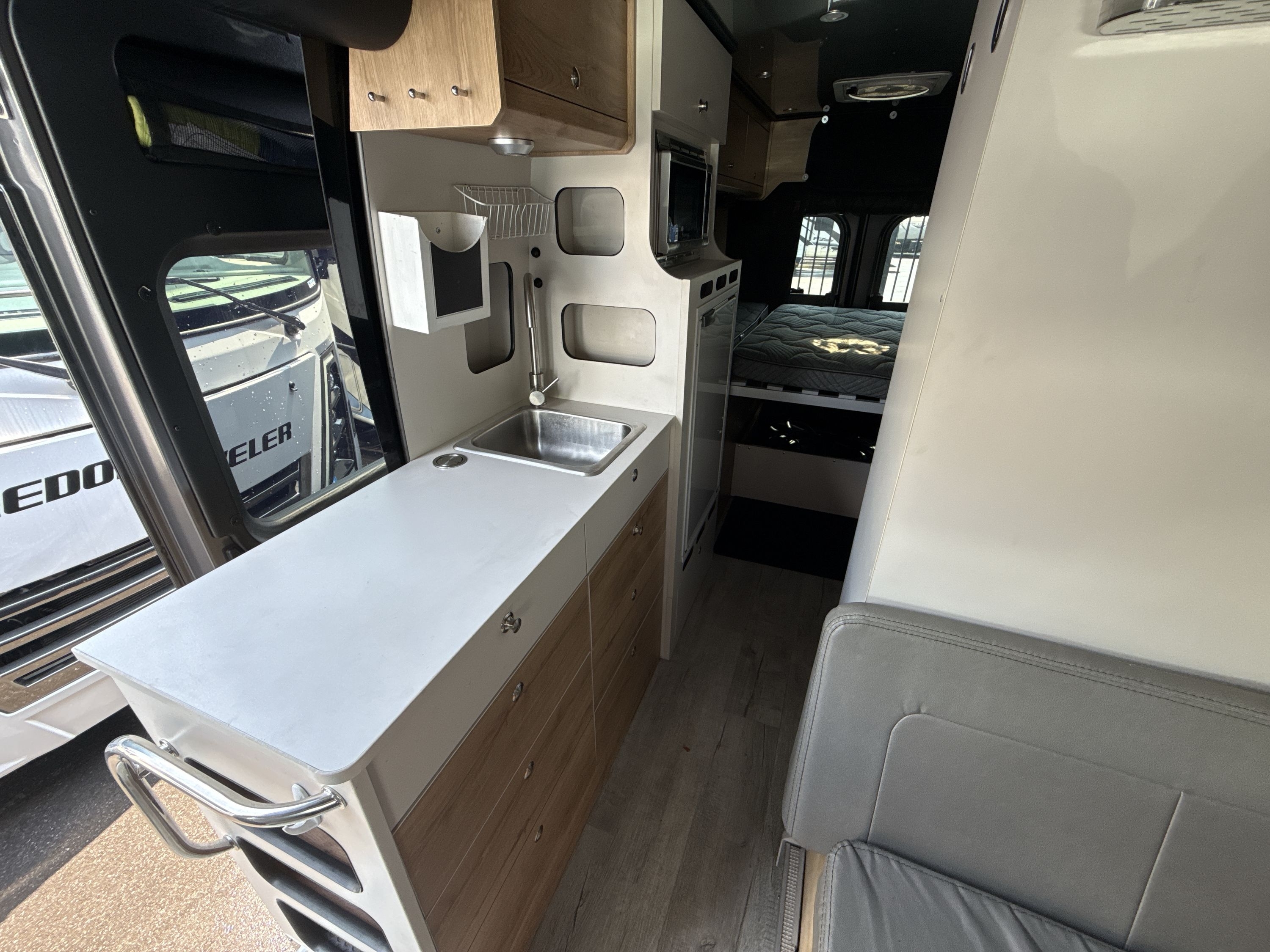 2024 Airstream RANGELINE 20 BASE in kodak TN