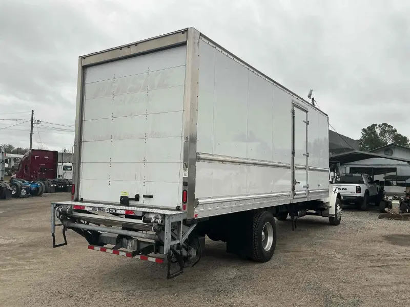 2020 FREIGHTLINER BUSINESS CLASS M2 106