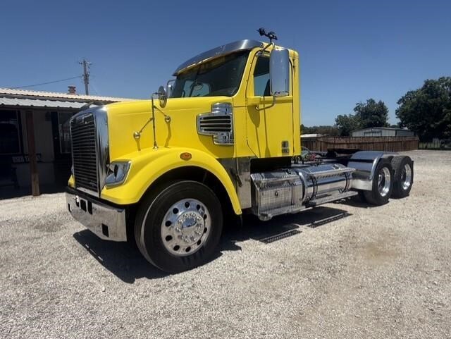 2016 FREIGHTLINER 122SD in Eastland, TX
