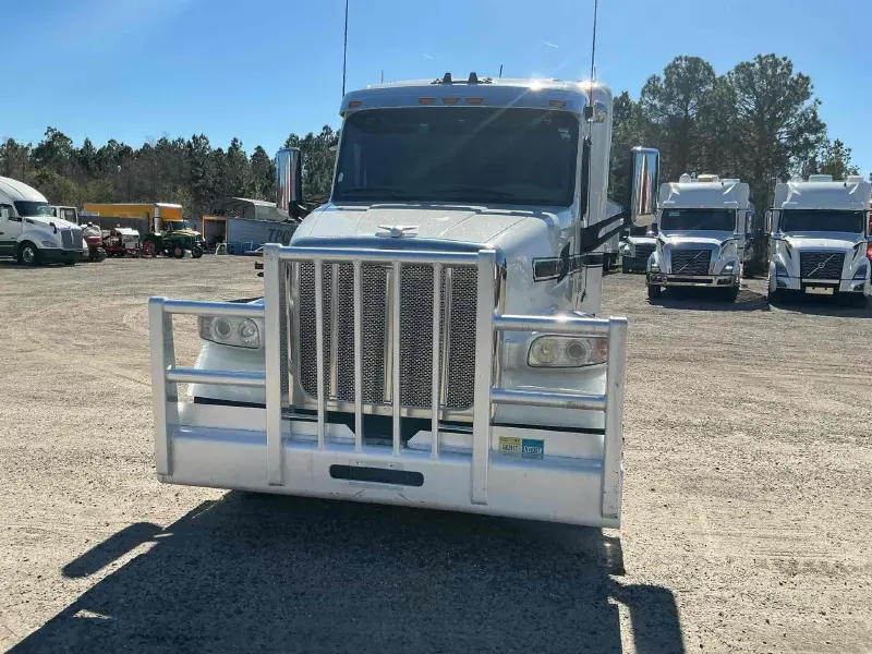 2019 PETERBILT 567