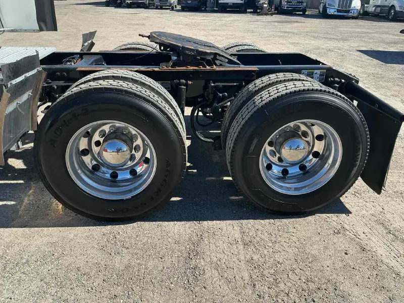 2019 PETERBILT 567