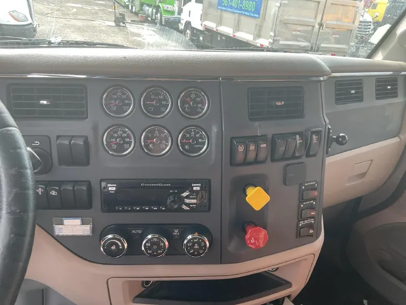2019 PETERBILT 567