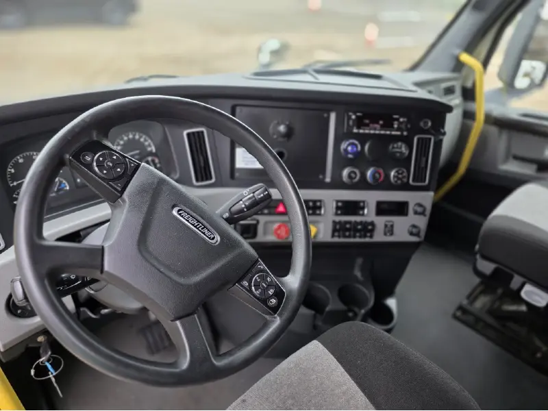 2022 Freightliner Cascadia
