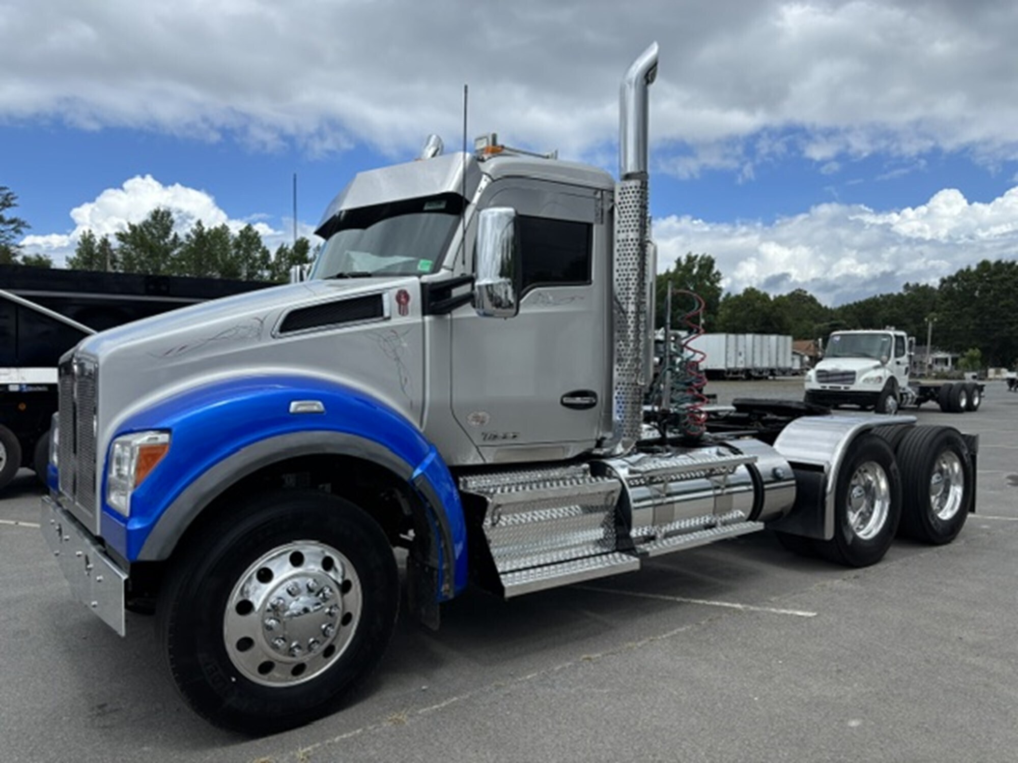 2022 KENWORTH T880 in Chester, VA