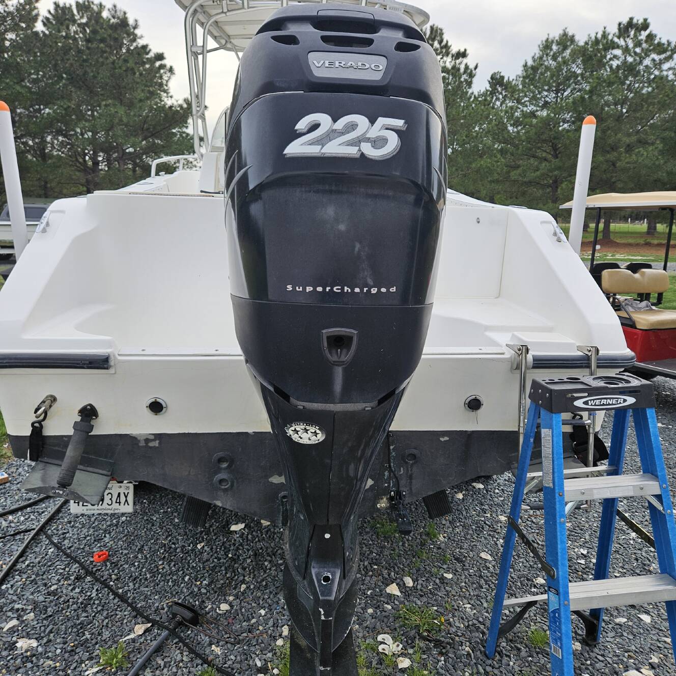 A photo of this 2000 Mako 233 MAKO