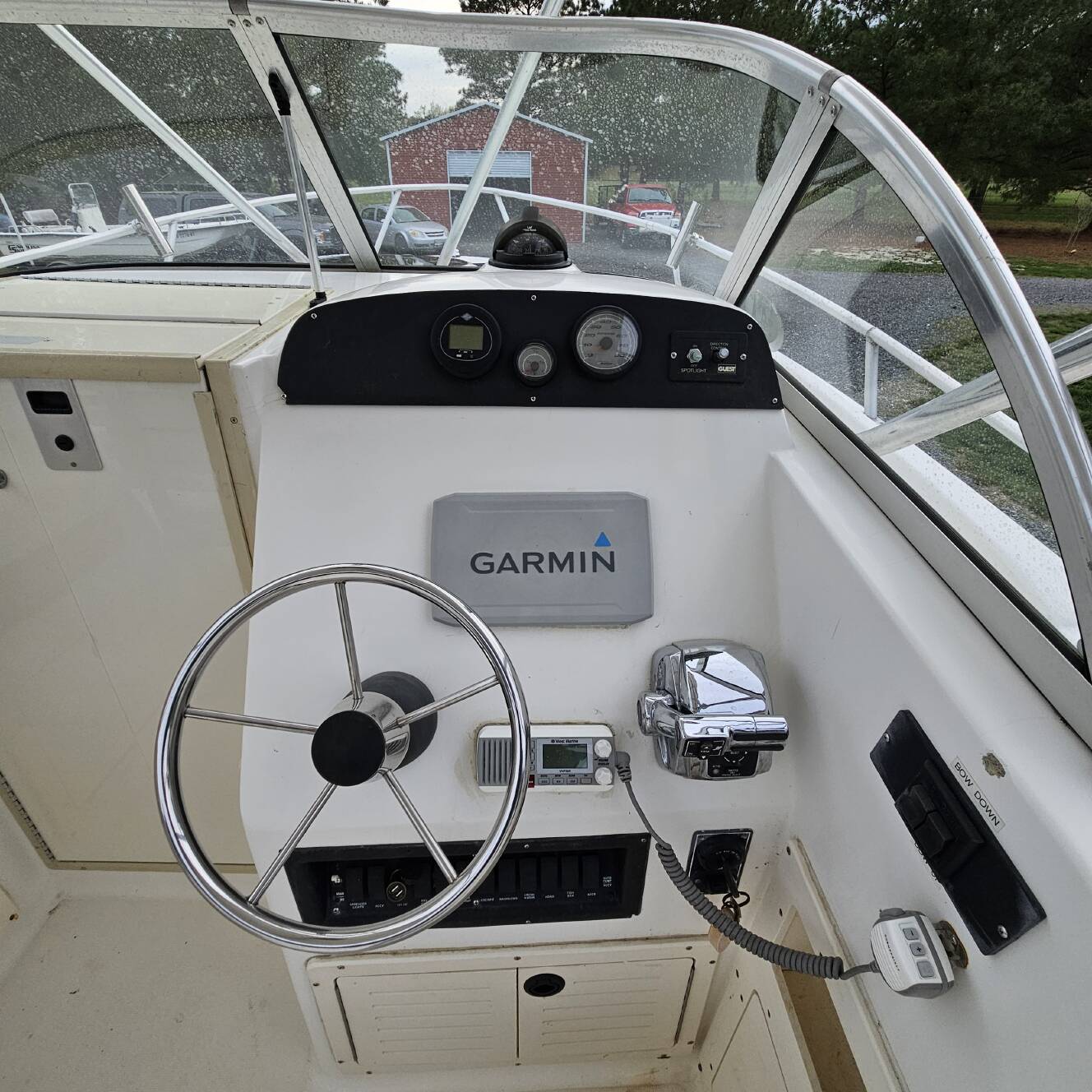 A photo of this 2000 Mako 233 MAKO