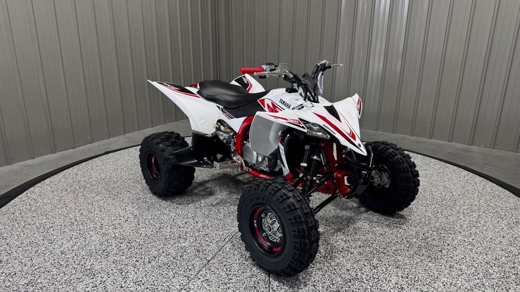 2026 Yamaha YFZ450R SE w/ PERFORMANCE PACKAGE in jonestown PA