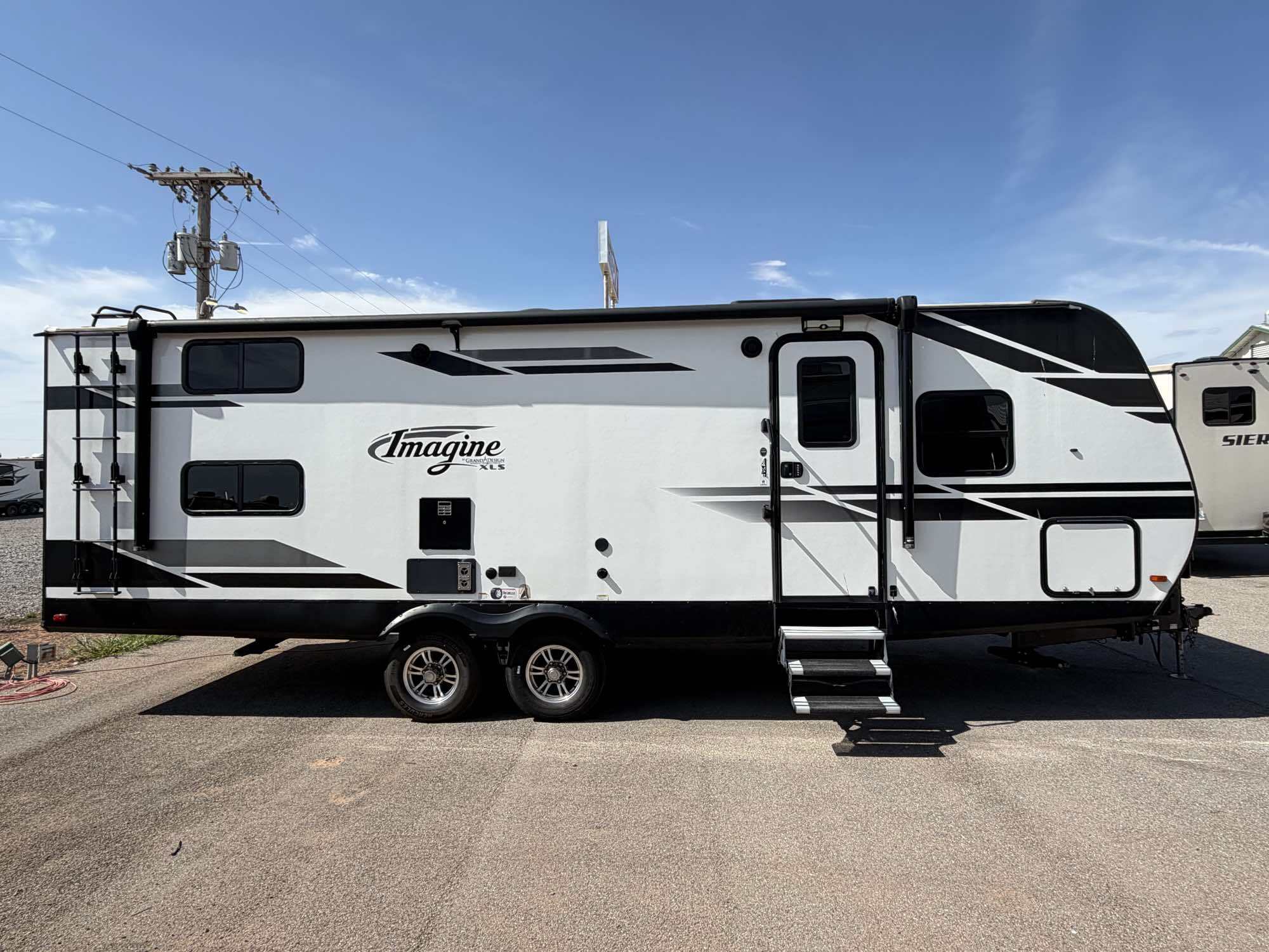 2021 Grand Design IMAGINE 24MPR Travel Trailer Toy Hauler RV