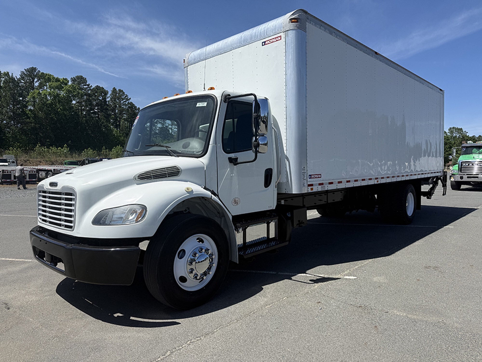2019 FREIGHTLINER BUSINESS CLASS M2 106 in Columbia, SC
