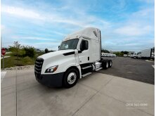 Commercial Truck Spotlight: Freightliner Cascadia image