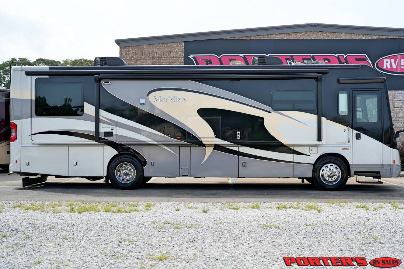 A photo of this 2015 Itasca MERIDIAN 36M