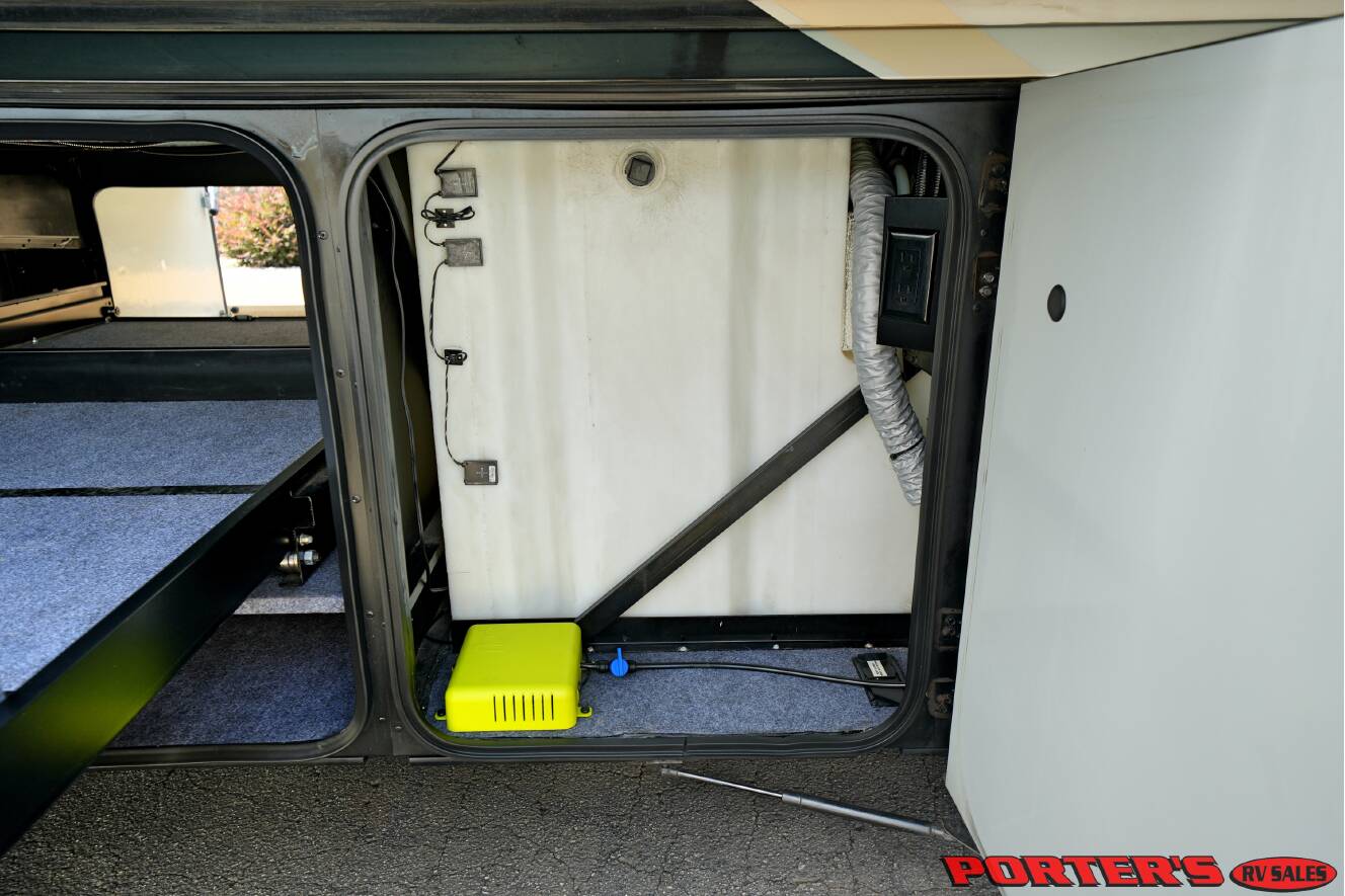 A photo of this 2015 Itasca MERIDIAN 36M