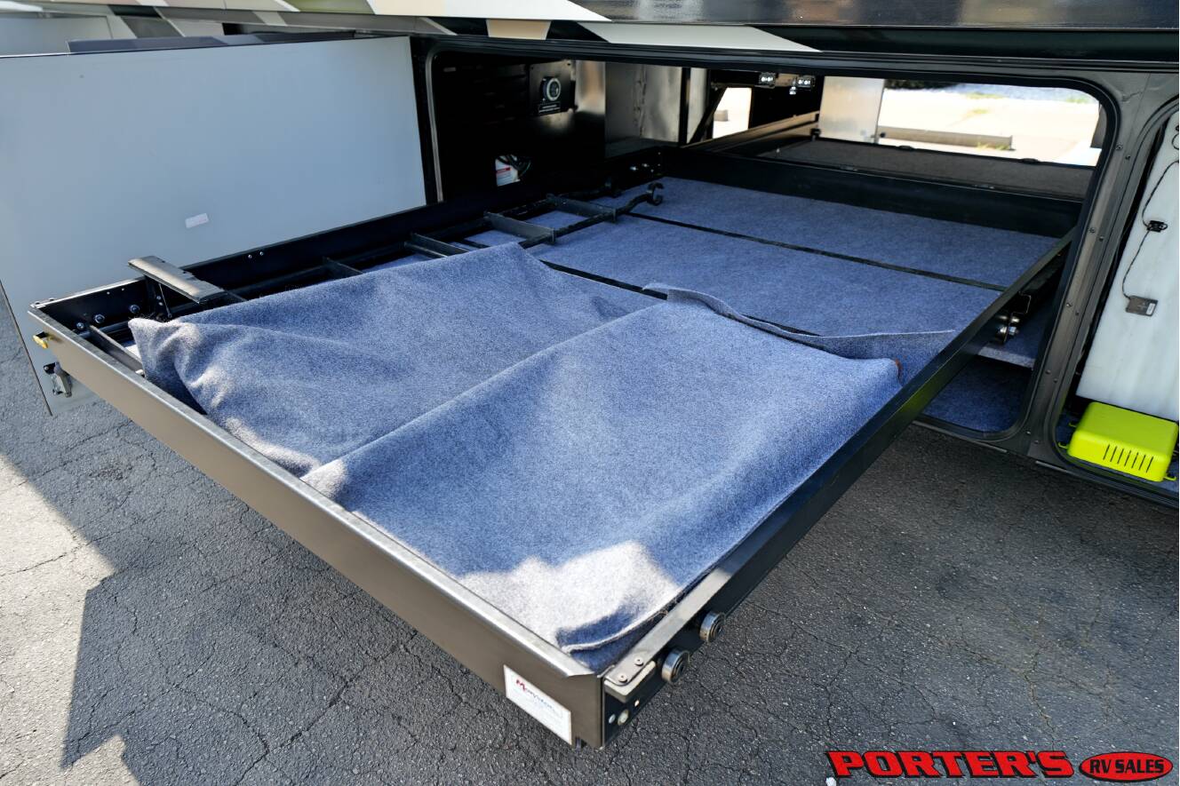 A photo of this 2015 Itasca MERIDIAN 36M
