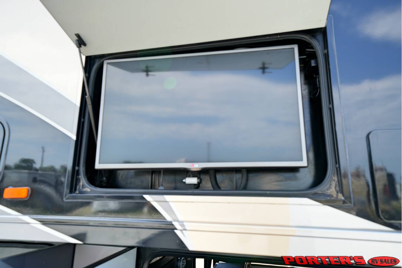 A photo of this 2015 Itasca MERIDIAN 36M