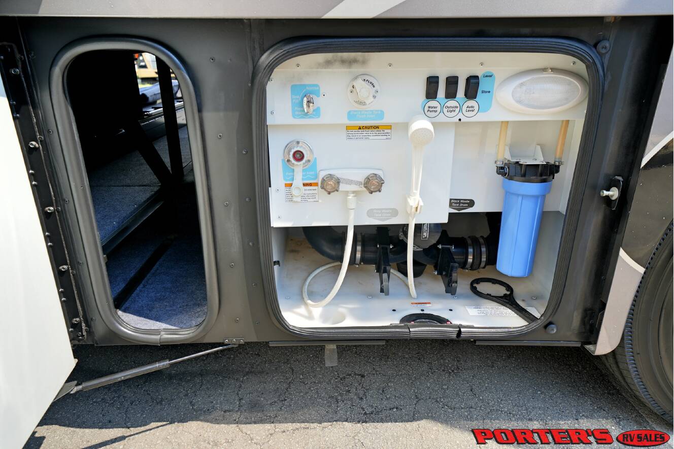 A photo of this 2015 Itasca MERIDIAN 36M