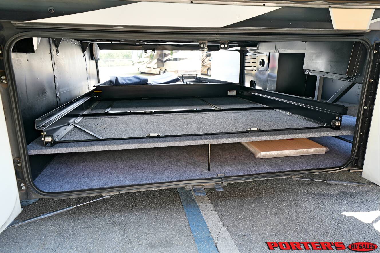 A photo of this 2015 Itasca MERIDIAN 36M
