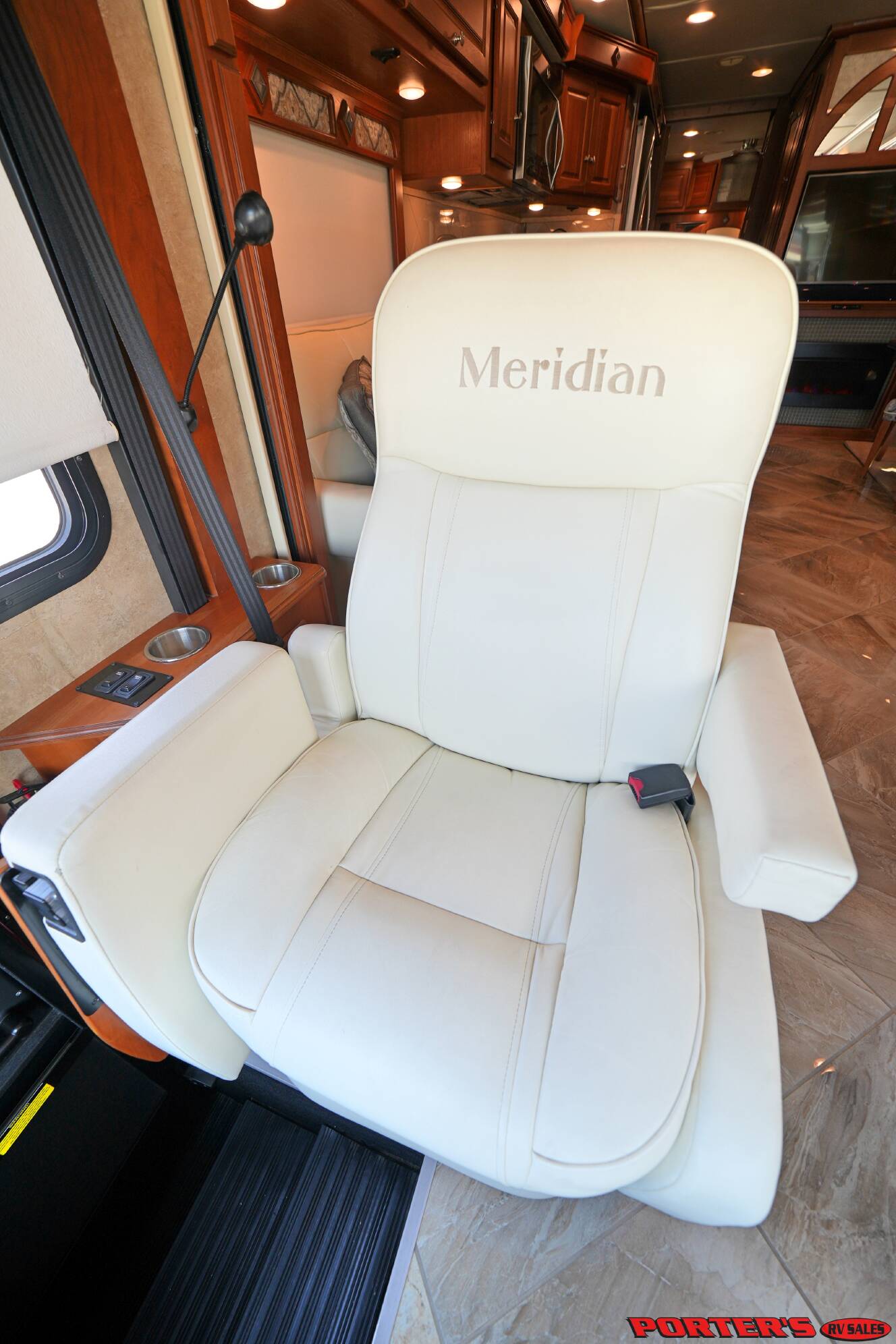 A photo of this 2015 Itasca MERIDIAN 36M