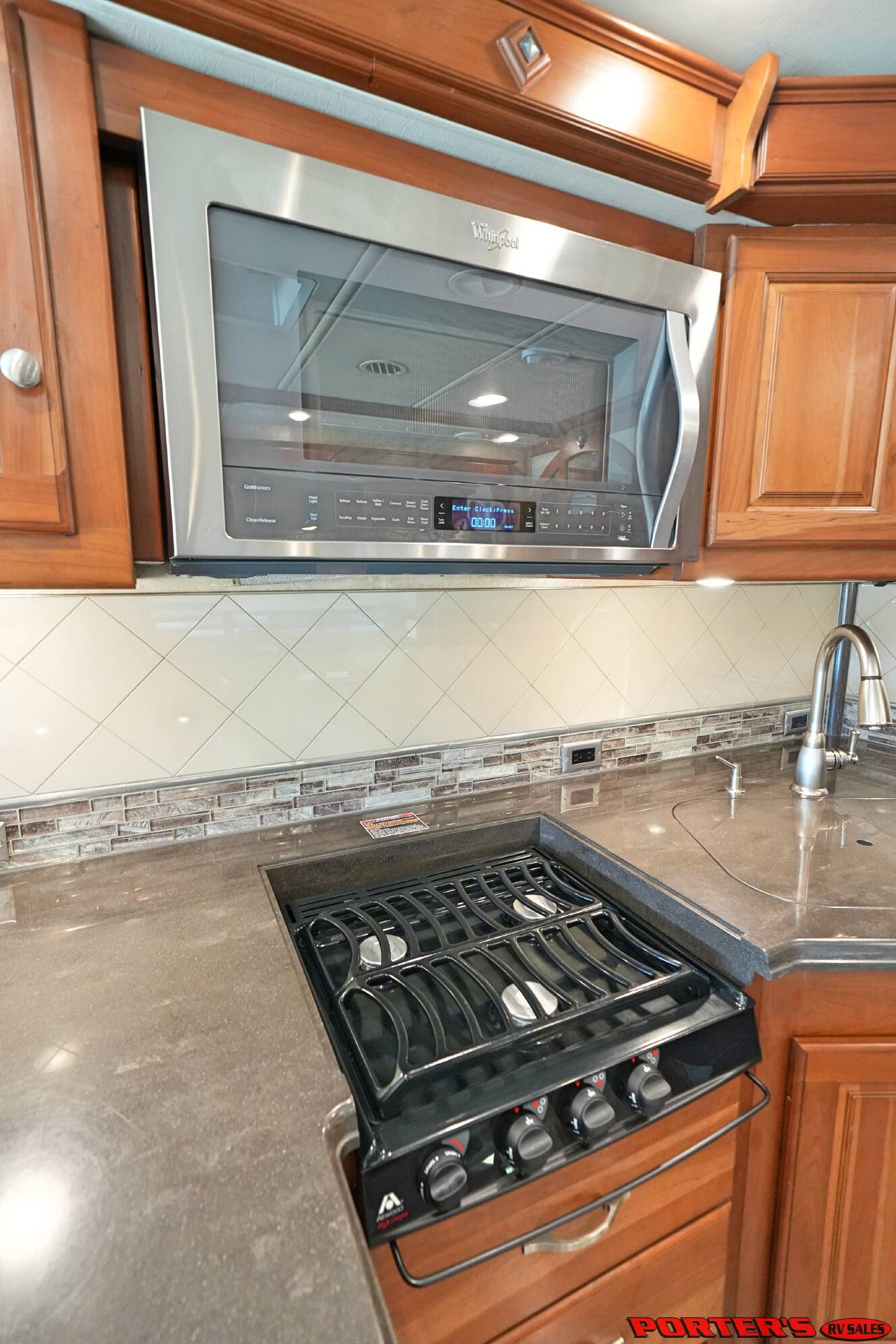 A photo of this 2015 Itasca MERIDIAN 36M