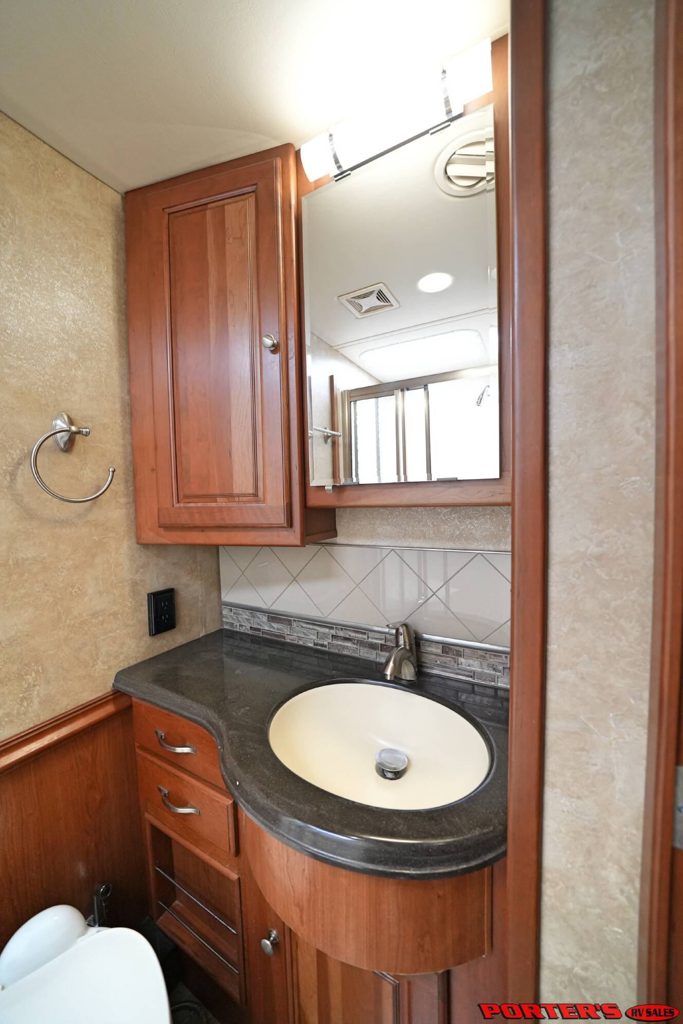 A photo of this 2015 Itasca MERIDIAN 36M