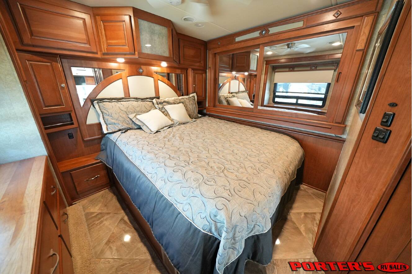 A photo of this 2015 Itasca MERIDIAN 36M
