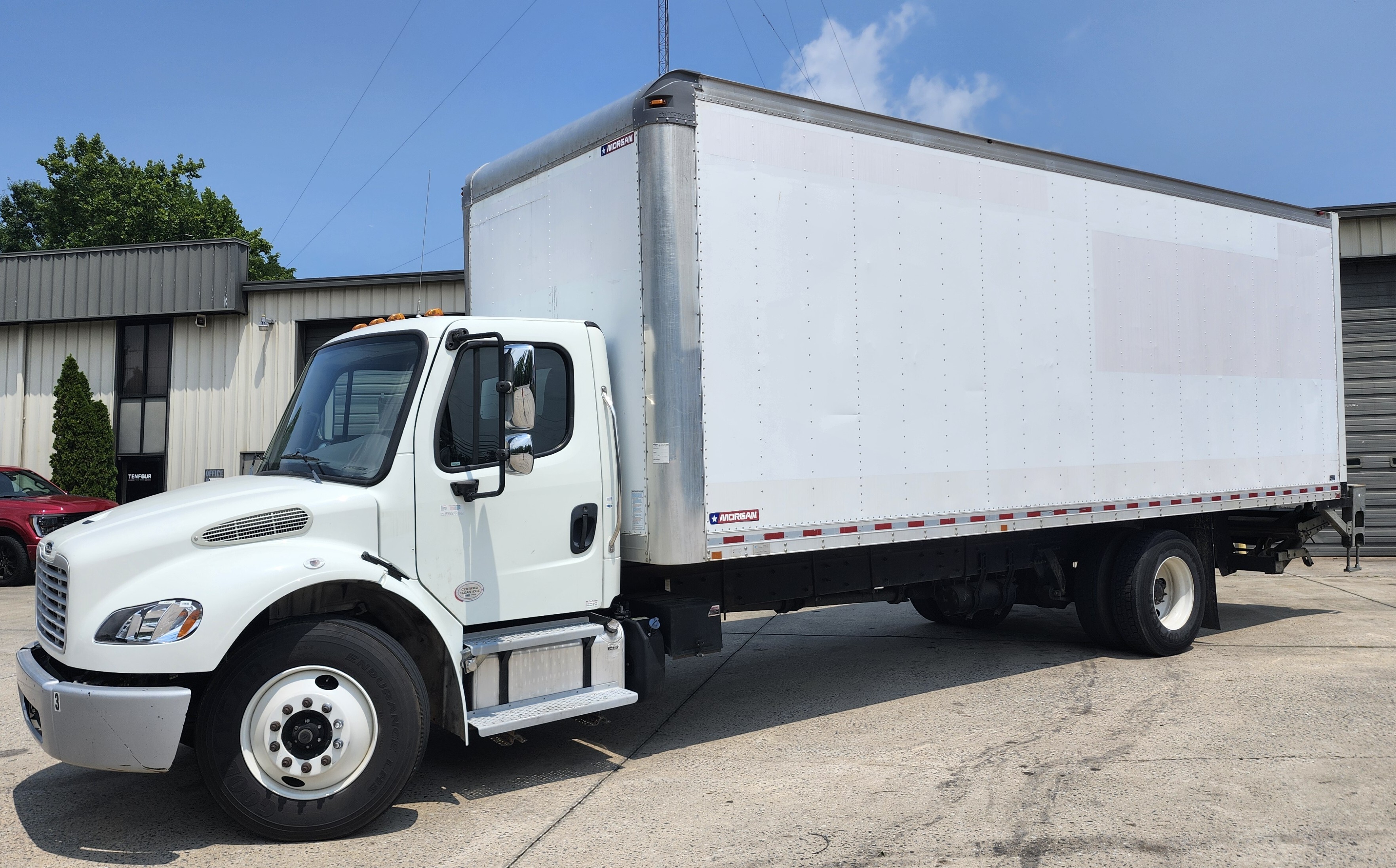 2019 FREIGHTLINER BUSINESS CLASS M2 106 in Candler, NC