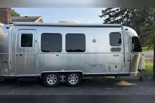 2015 Airstream FLYING CLOUD 23FB QUEEN in rochester NY