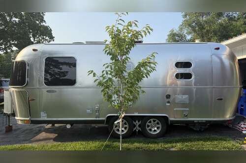 2015 Airstream FLYING CLOUD 23FB QUEEN in rochester NY