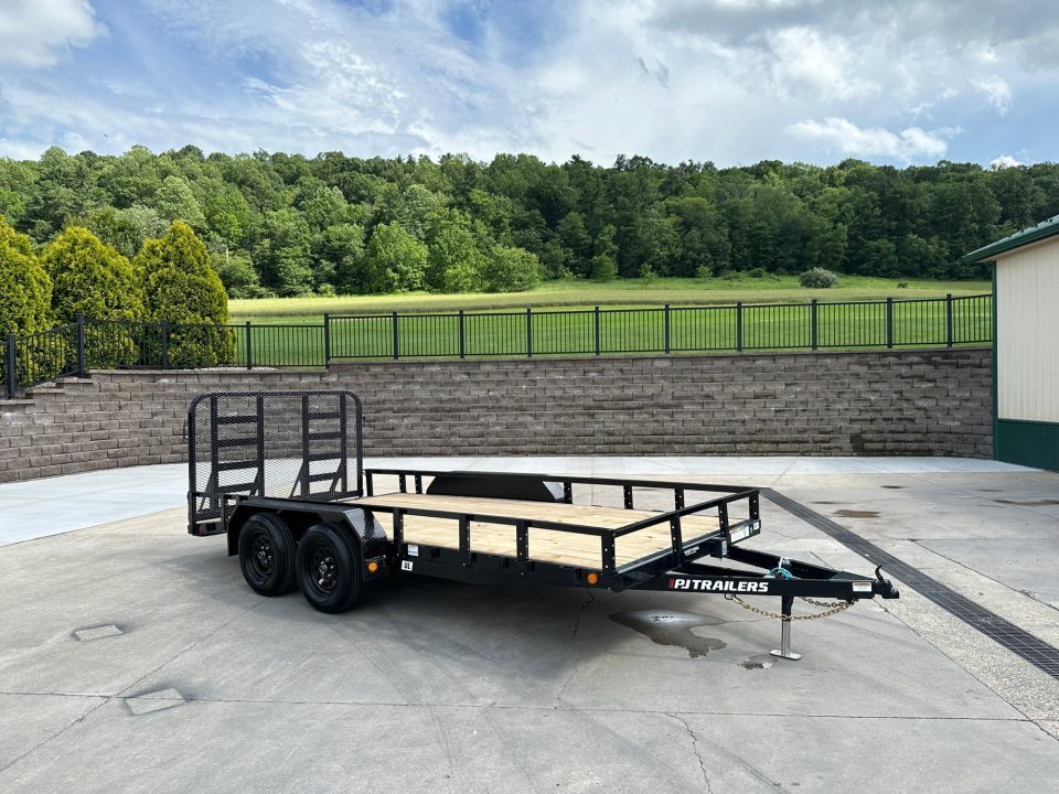 2026 PJ Trailers UL in Milan, PA