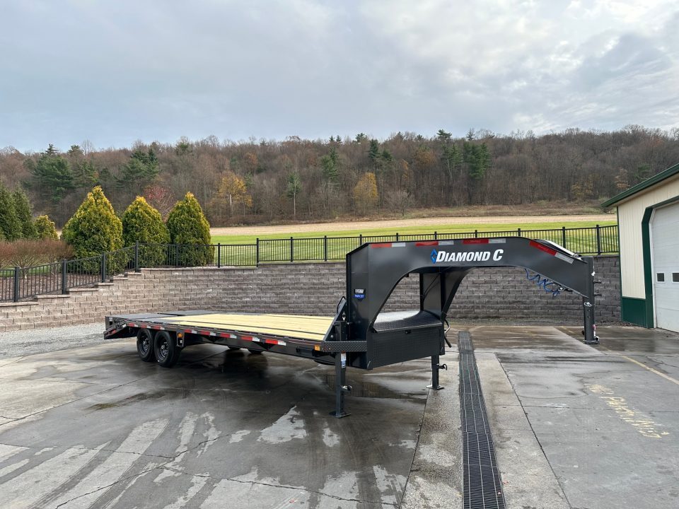 2026 Diamond C Trailers FMAX207 in Cocolamus, PA