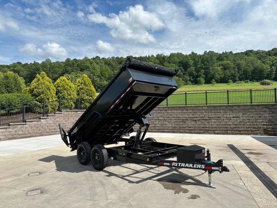 2026 PJ TRAILERS D7 in Milan, PA