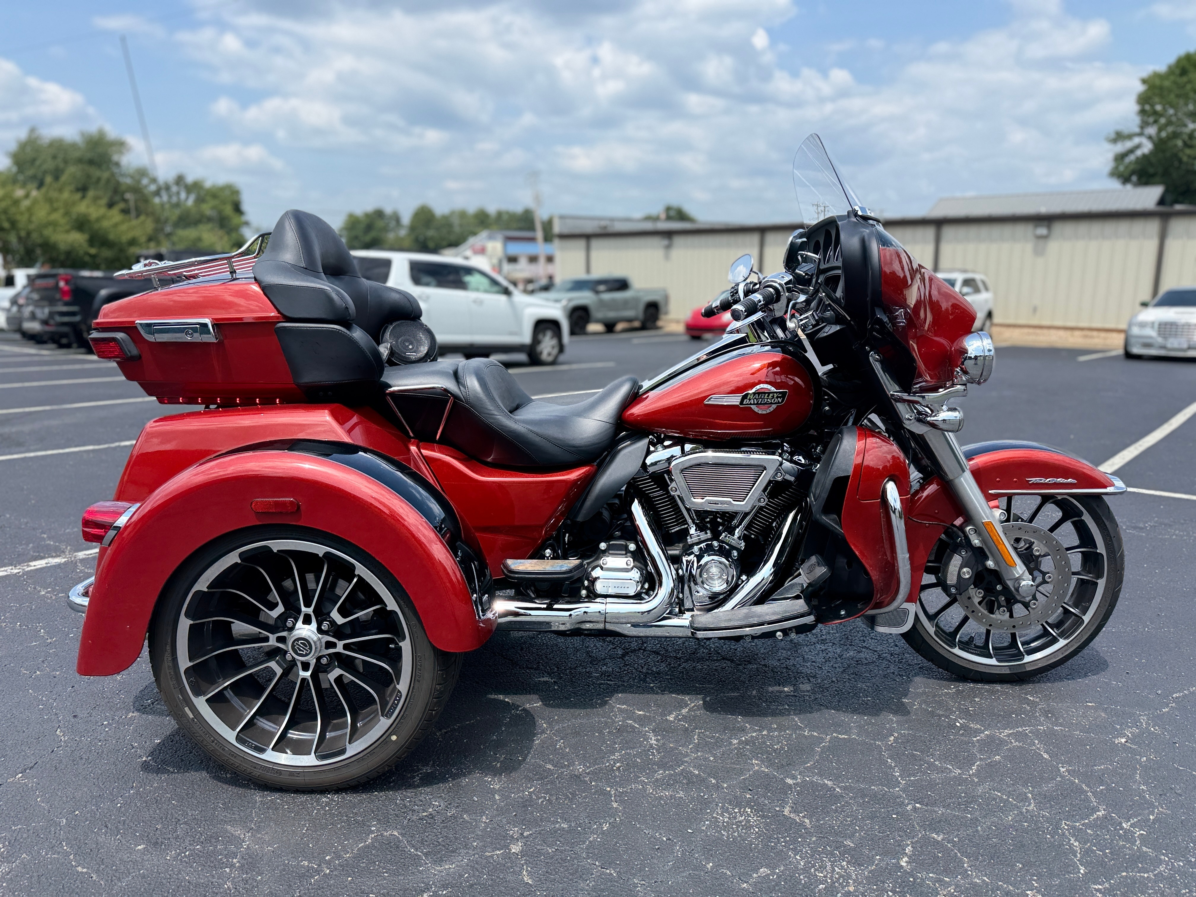 2025 Harley-Davidson Tri Glide® Ultra ULTRA CLASSIC in Lynchburg, VA