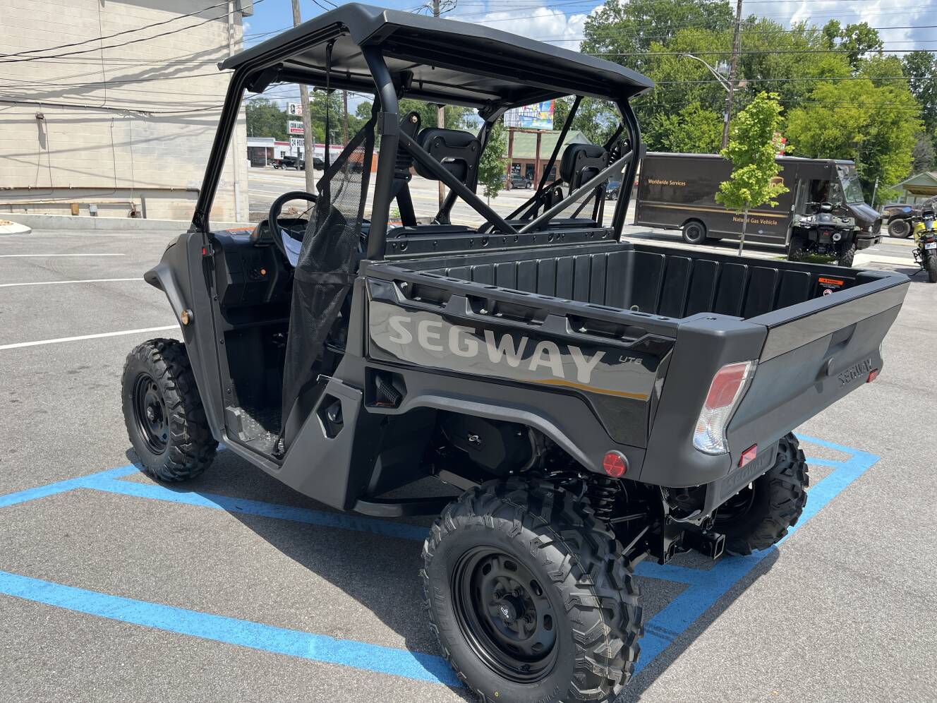 A photo of this 2026 Segway UT6 S