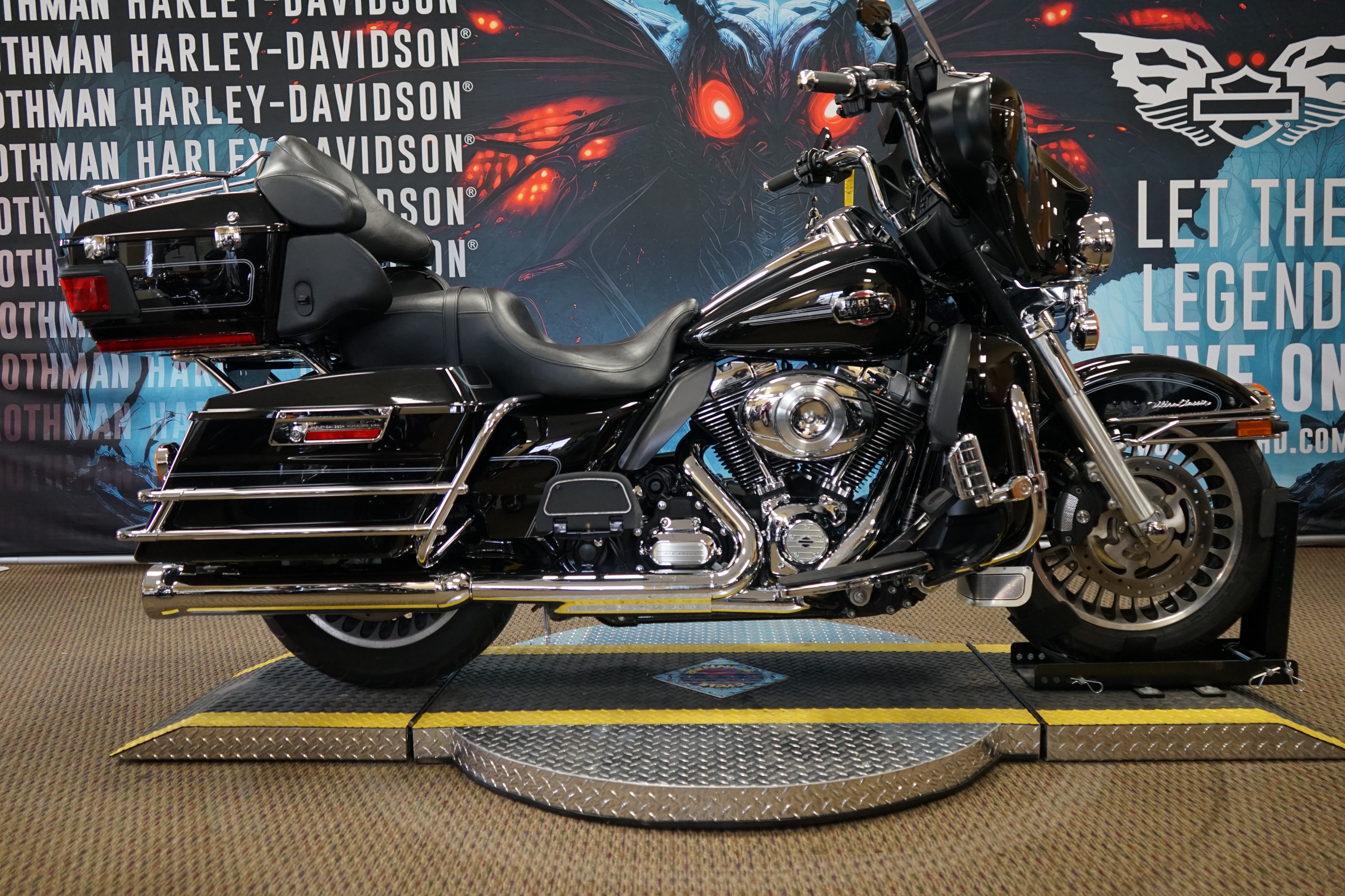2012 Harley-Davidson Ultra Classic® Electra Glide® ULTRA CLASSIC FLHTCU in Williamstown, WV