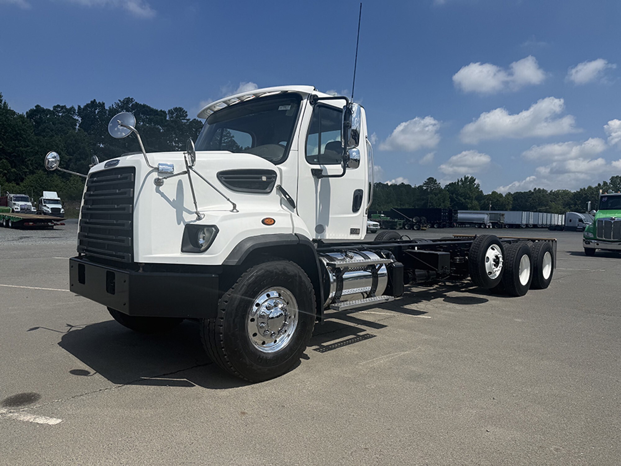 2016 FREIGHTLINER 108 SD in Chesapeake, VA