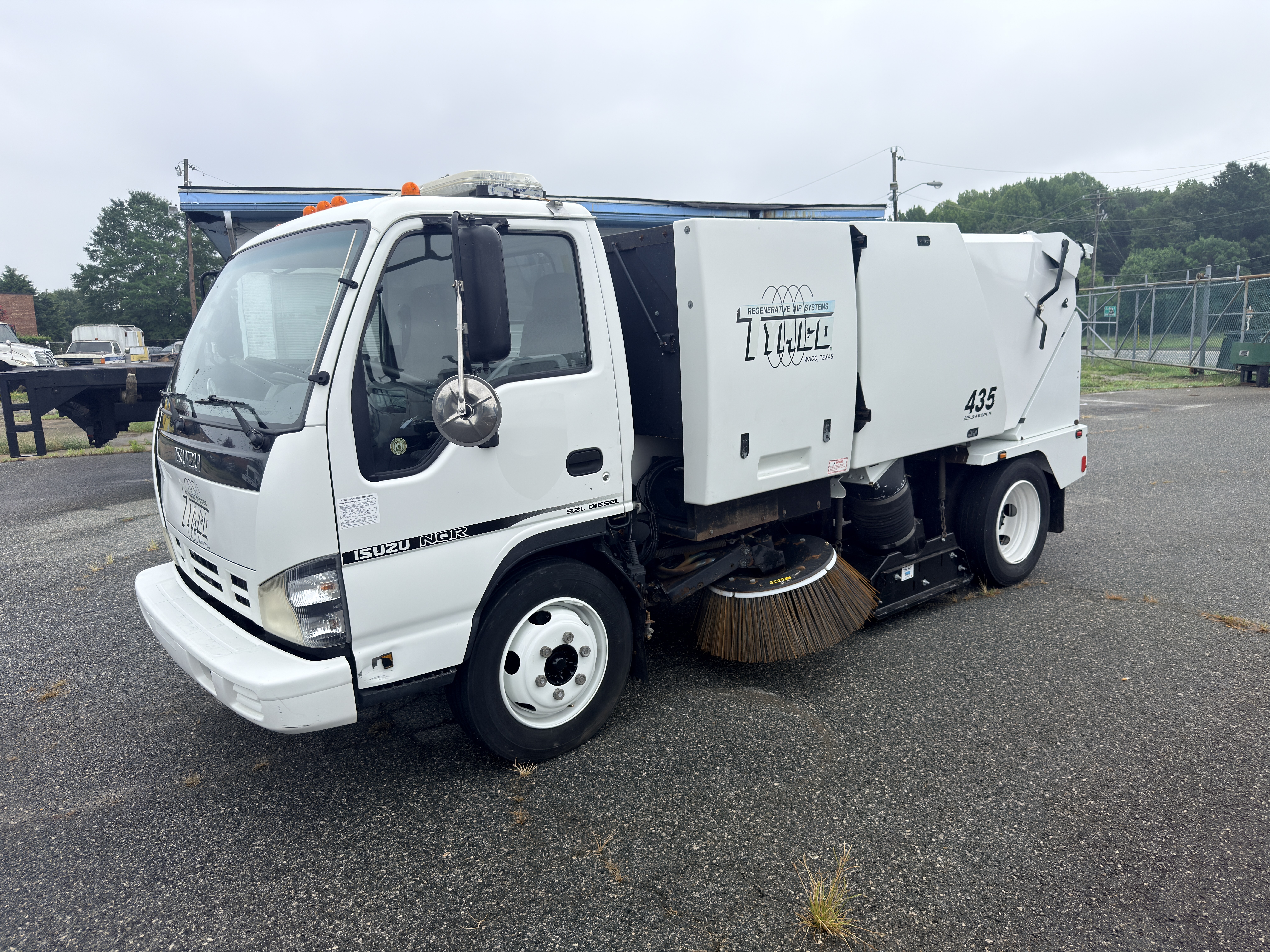 2006 ISUZU NQR in Greensboro, NC