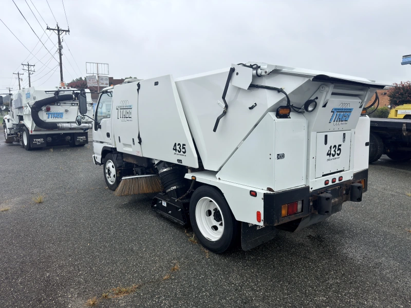 2006 ISUZU NQR