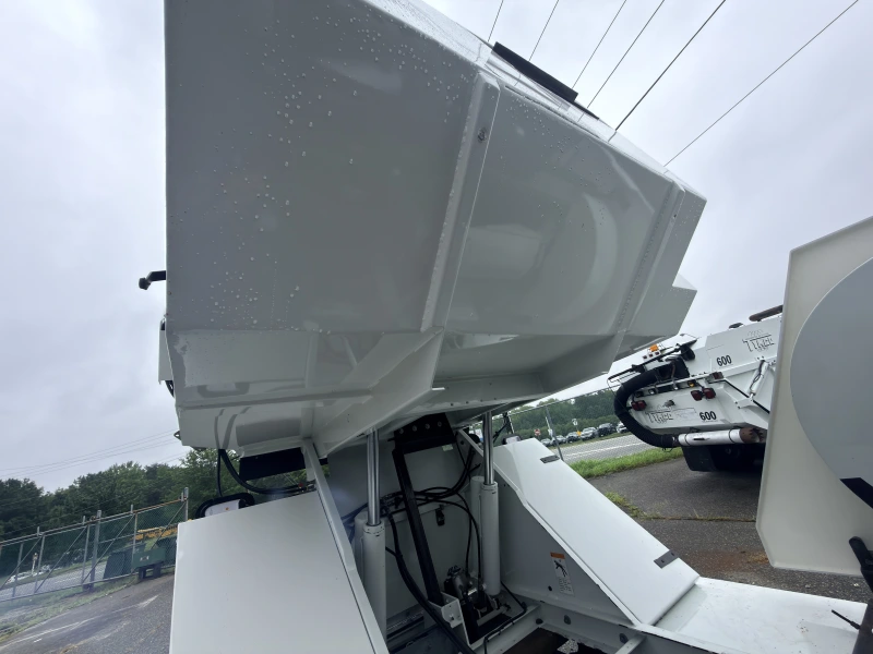 2006 ISUZU NQR