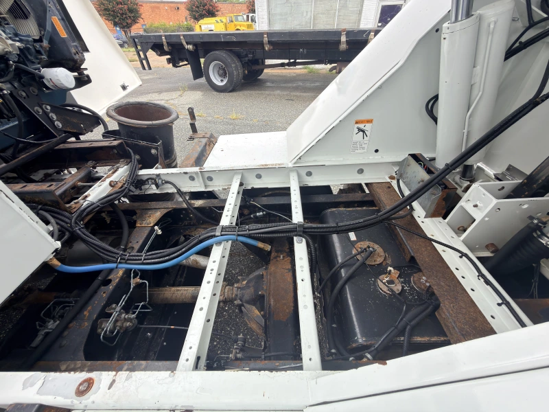 2006 ISUZU NQR