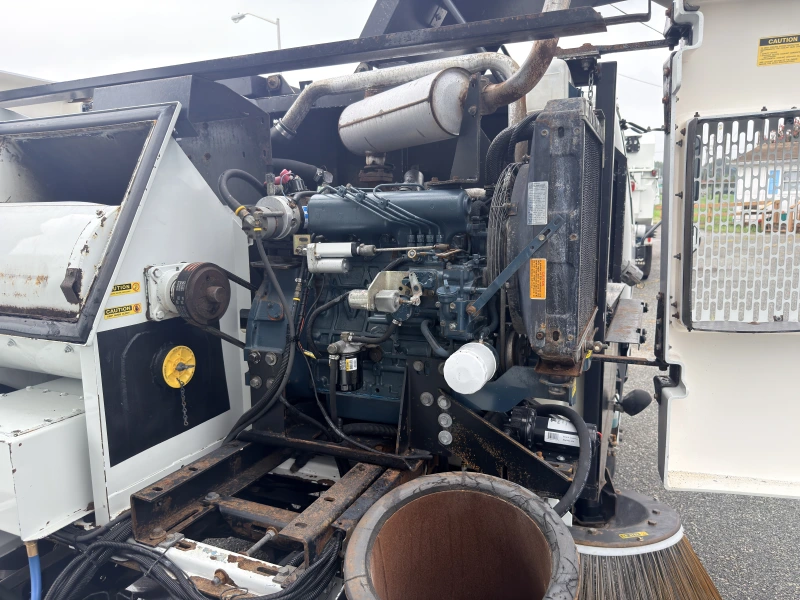 2006 ISUZU NQR