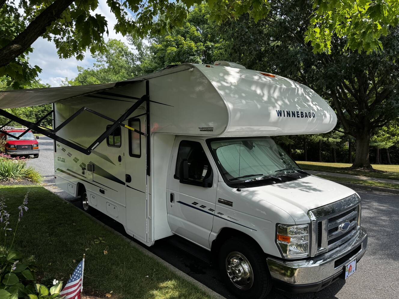 A photo of this 2019 Winnebago OUTLOOK 25J