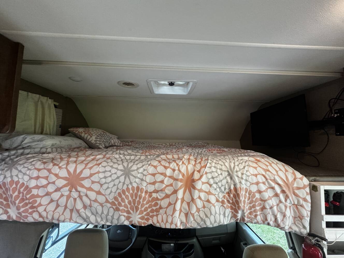 A photo of this 2019 Winnebago OUTLOOK 25J